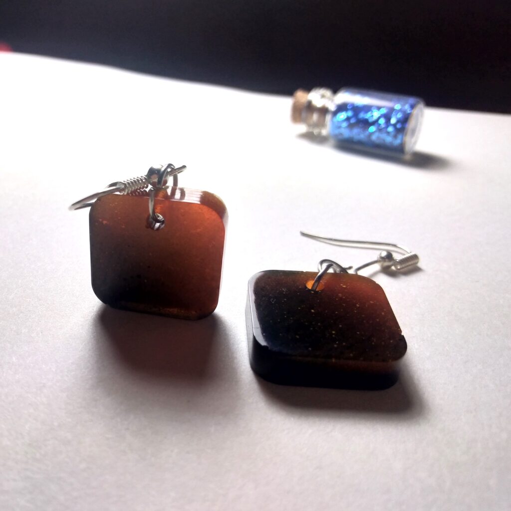aretes cuadrados pequeños