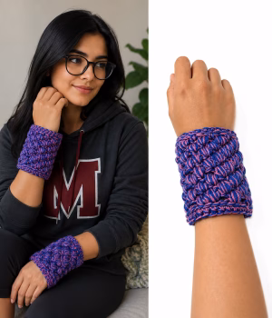 muñequeras rosa modelo mostrando tejidos de muñequeras